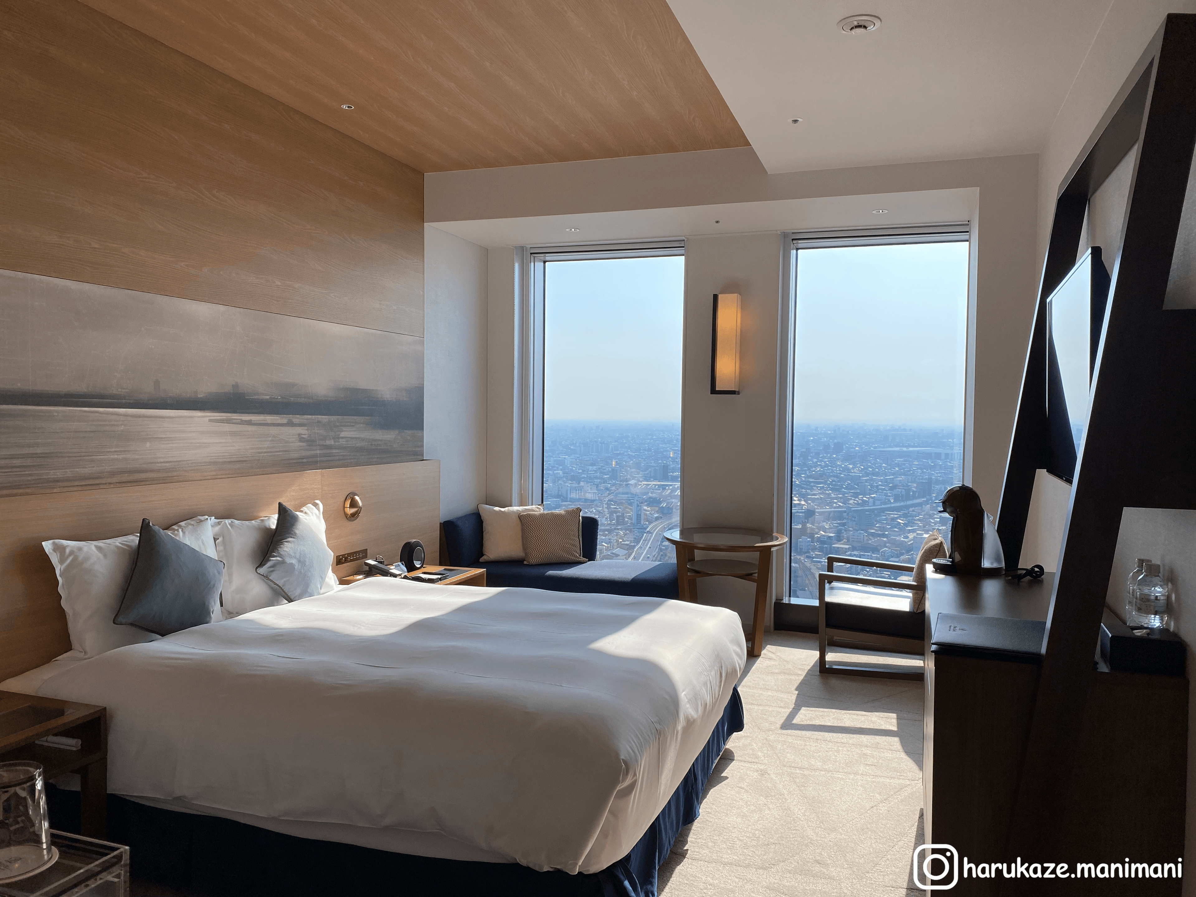 房間|床與窗邊視角